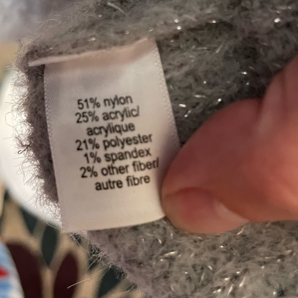 Grey with silver ribbed turtle neck sweater with bejeweling silver and pearl - Picture 7 of 8